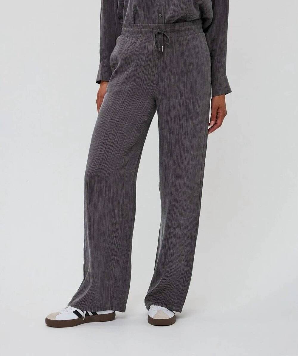 NEW ESQUALO women’s elastic waist textured pants in black